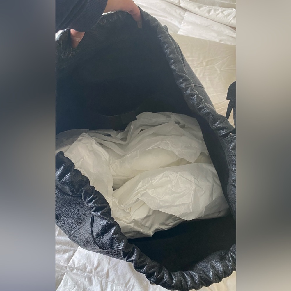 Gucci Black Leather Drawstring Backpack - image 7